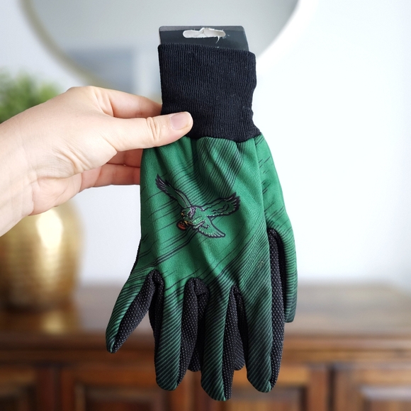 🦅 NFL Eagles Retro Halftone Line Utility Gloves - Philadelphia Eagles Fan Gear - Picture 3 of 5